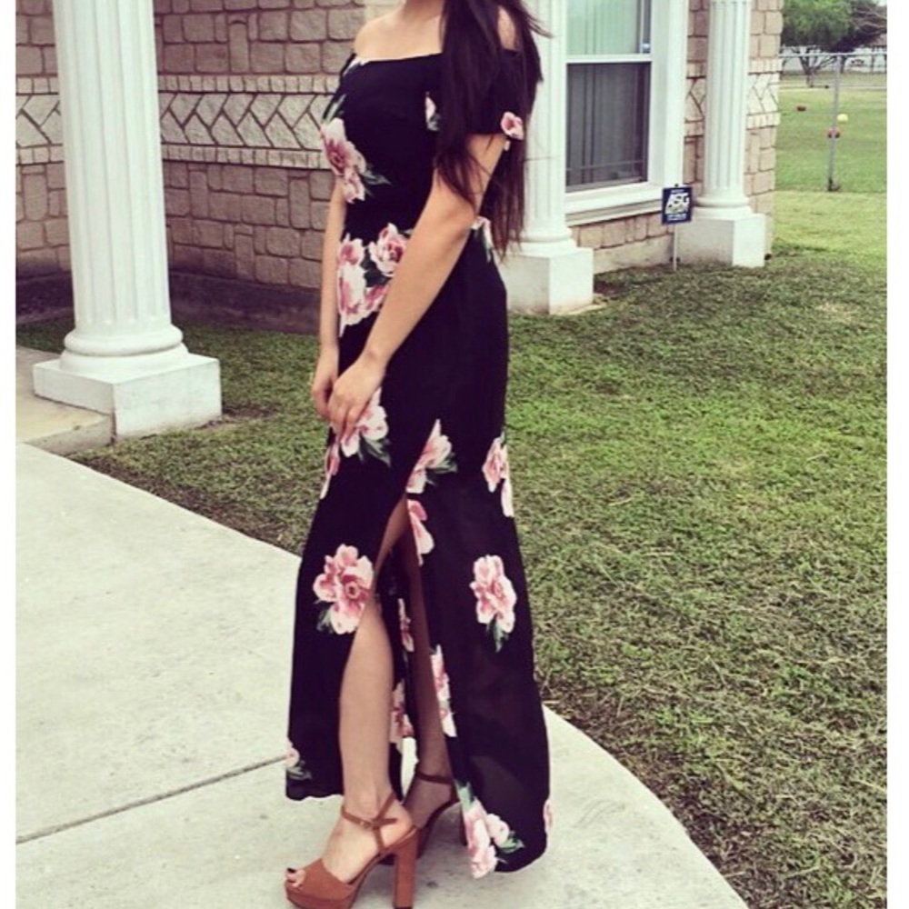 Floral off the shoulder maxi dress